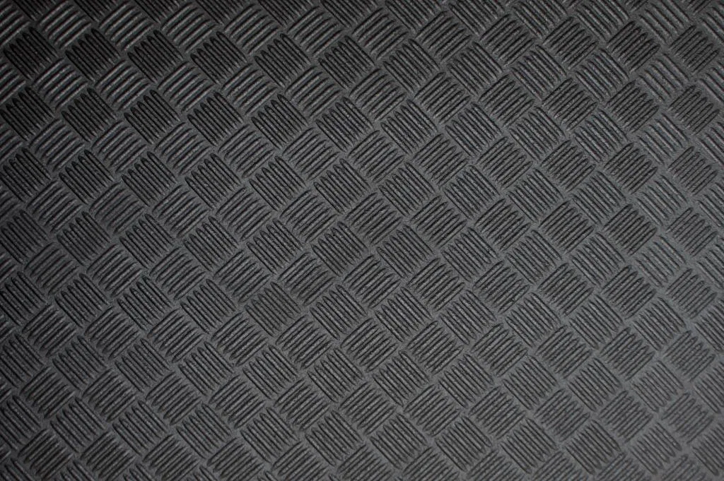 622-043-7621 – LEGEND FLEET Cargo Area Liner, Black Direct Fit Flat Edges Rubber Non-Skid 1 Piece Without Sills